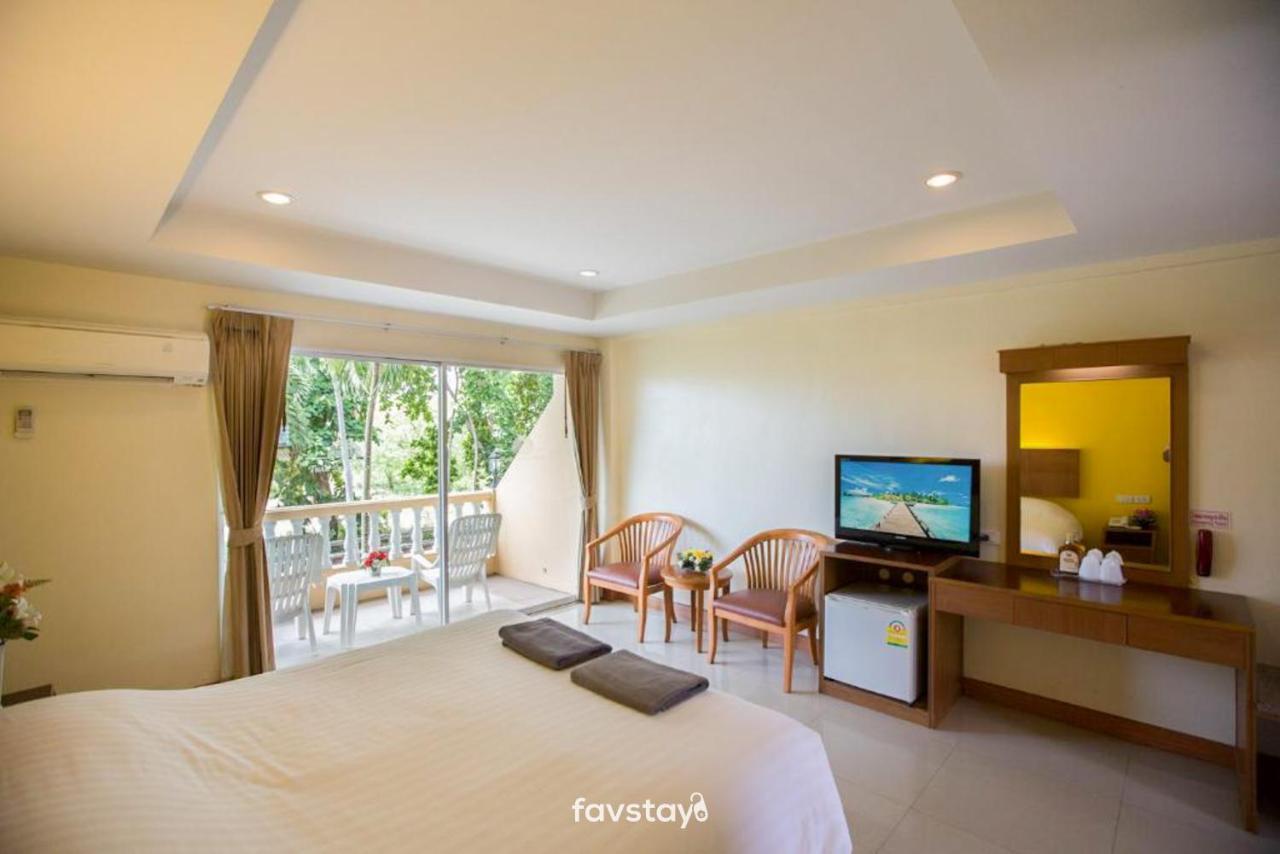 Twin Palms Suites And Residence Pattaya Exterior foto
