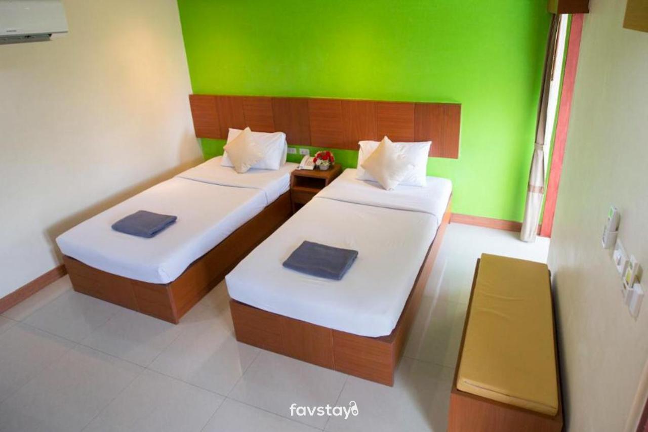 Twin Palms Suites And Residence Pattaya Exterior foto