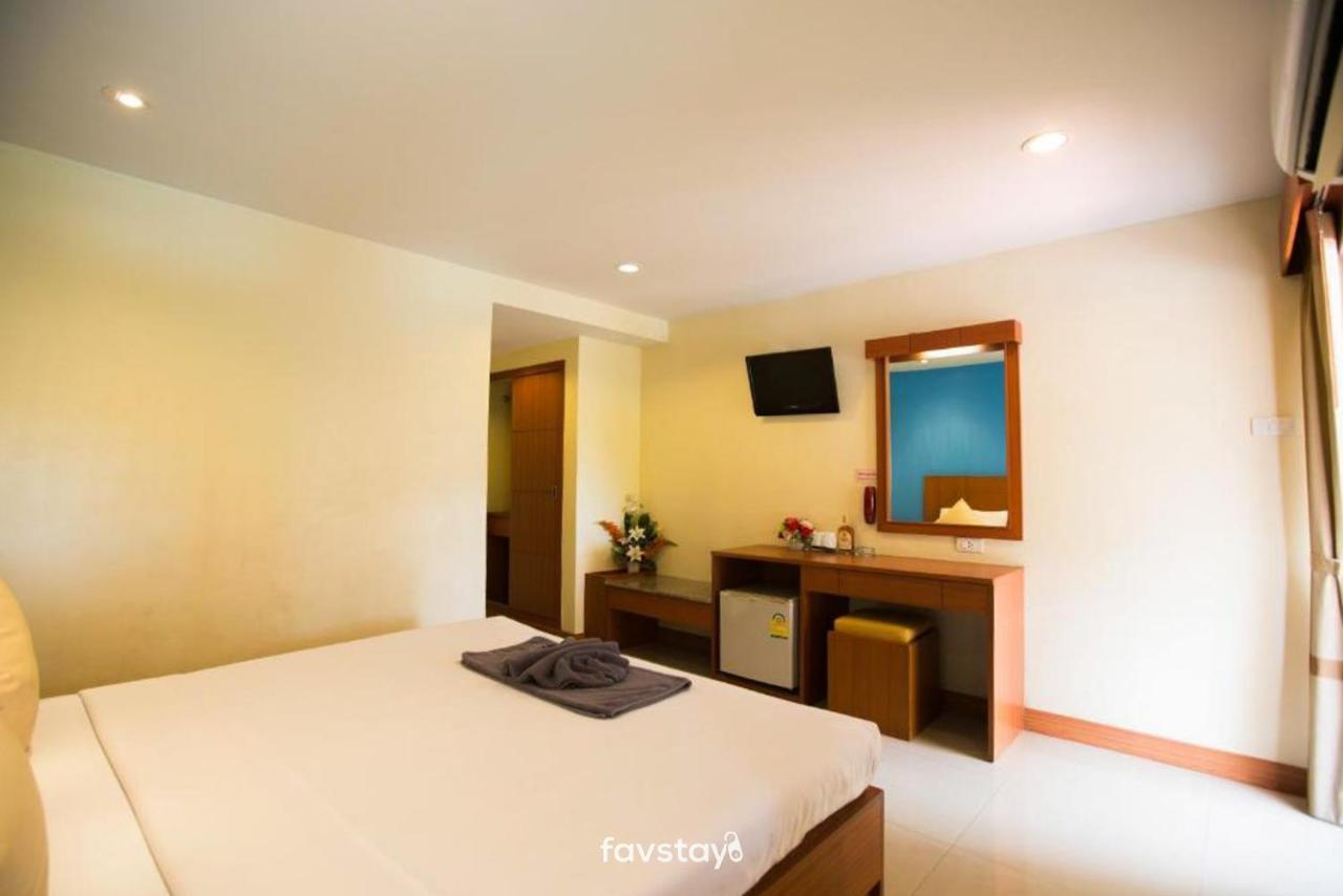 Twin Palms Suites And Residence Pattaya Exterior foto
