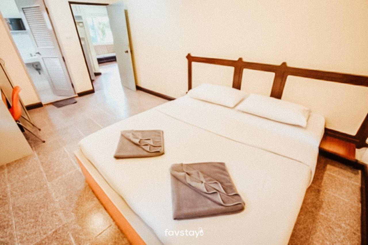 Twin Palms Suites And Residence Pattaya Exterior foto