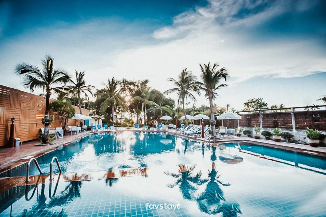 Twin Palms Suites And Residence Pattaya Exterior foto